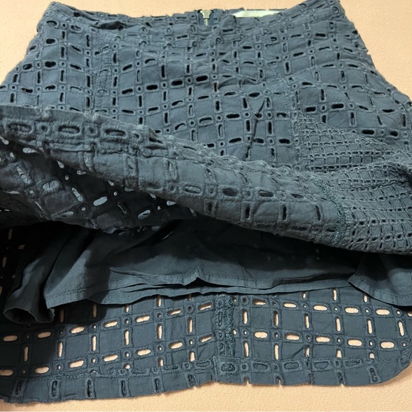 Like new* eyelet mini skirt - Picture 3 of 8